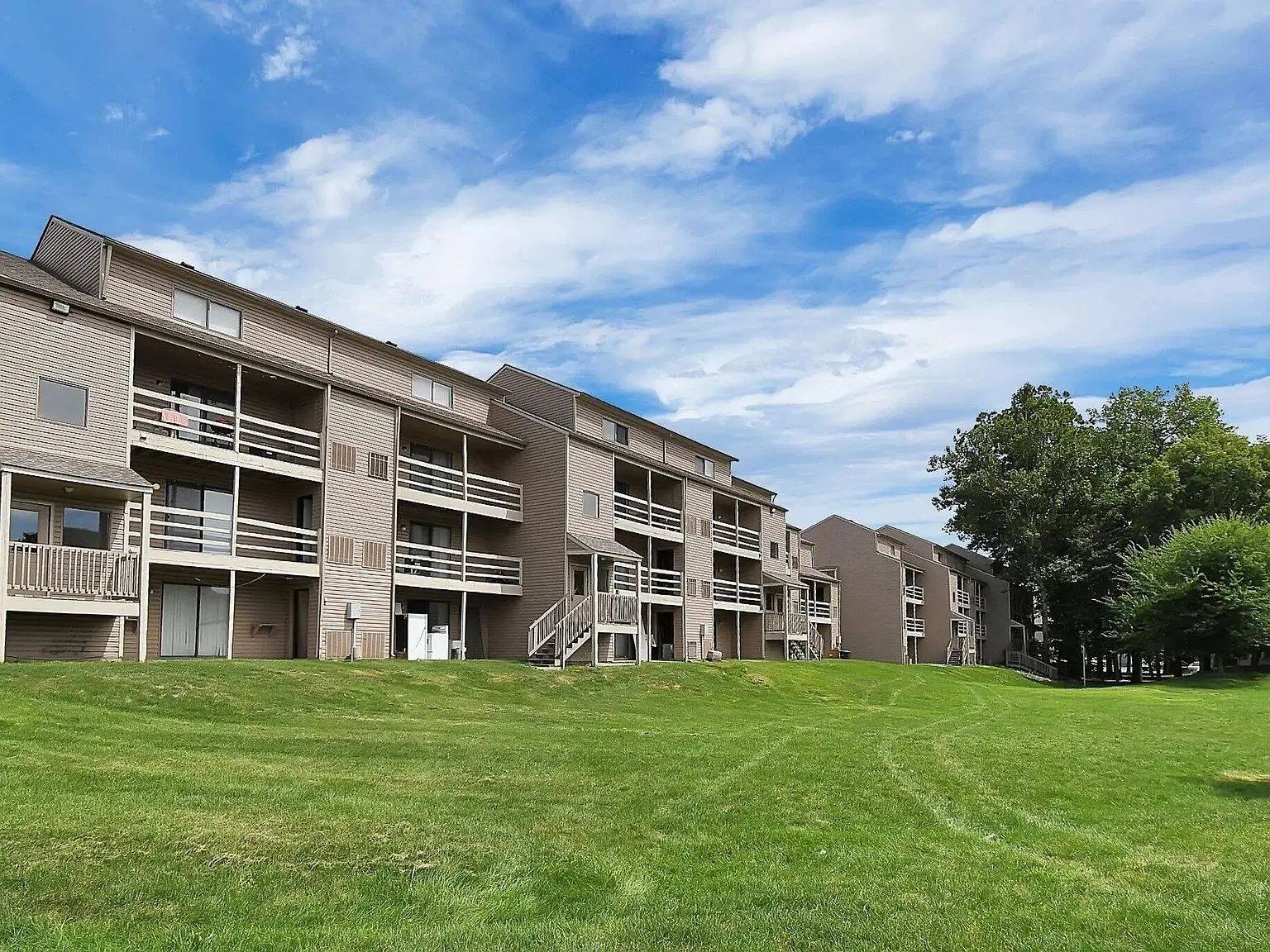 Mariners Village Apartments — Photo 2