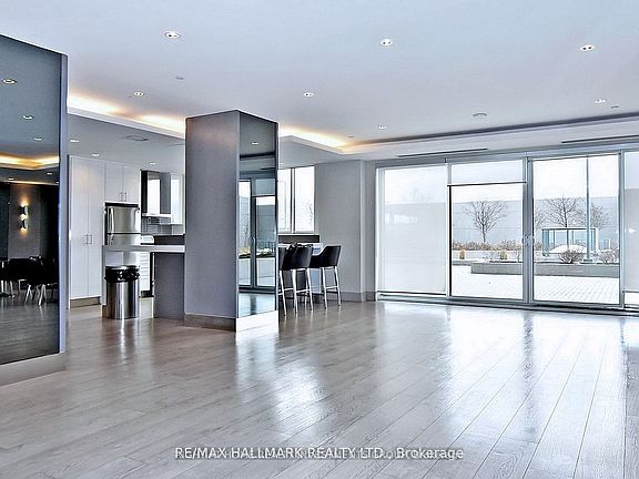 5th image of 7165 Yonge St #833
