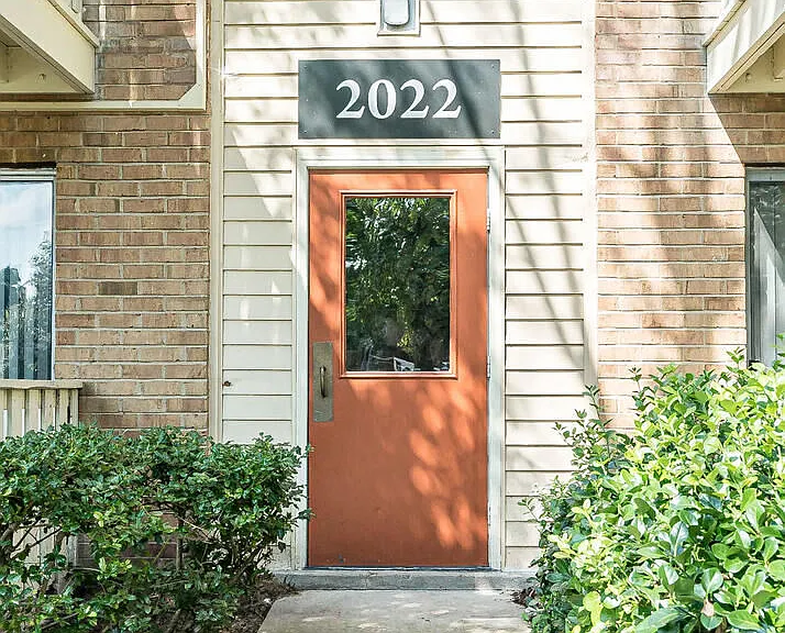 Bennington Heights — Photo 11