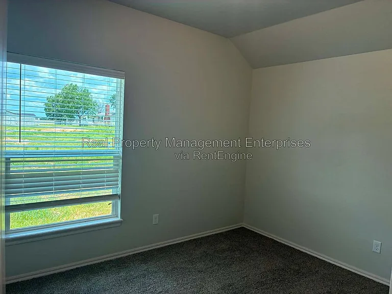 343751 E 870th Rd — Photo 15