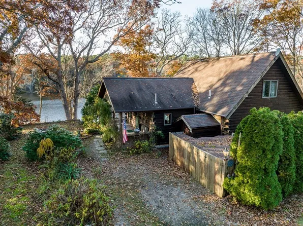 119 Valley Bars Rd, Bourne, MA 02532