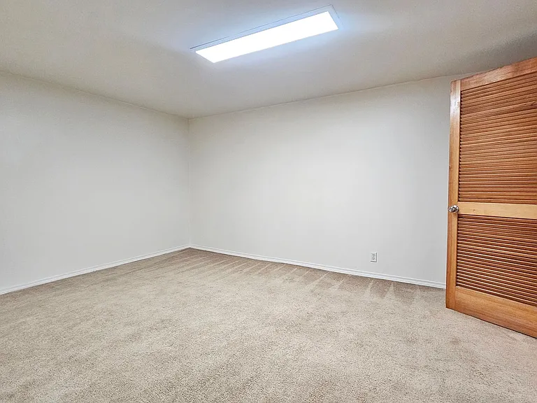 7127 S 130th St — Photo 21