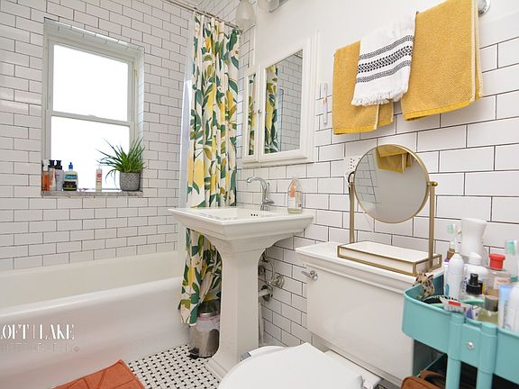 5th image of 1707 W Winona St APT 3