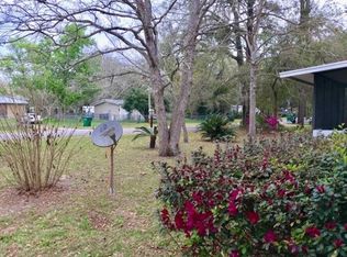 702 NE 6th Ave, Trenton, FL 32693