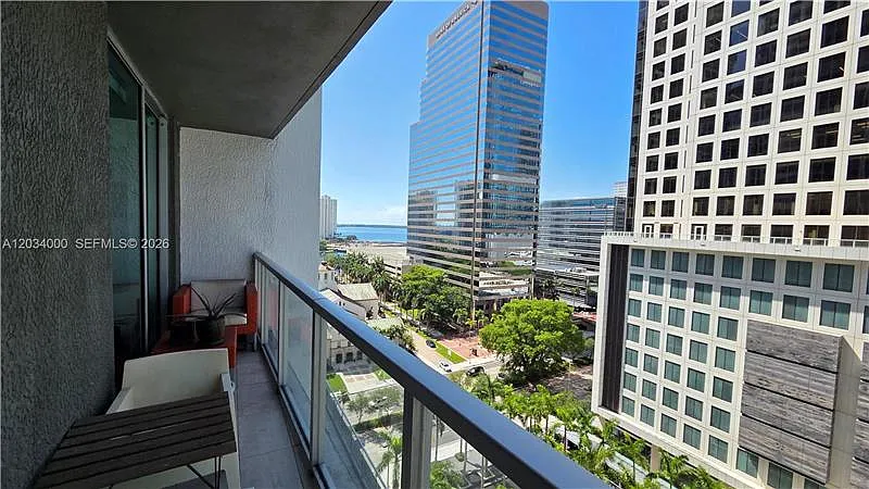 500 Brickell Ave #1410