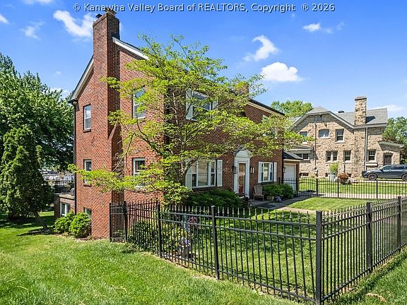 3rd image of 840 Lower Chester Rd