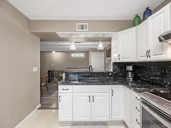4th image of 140 Mariners Way