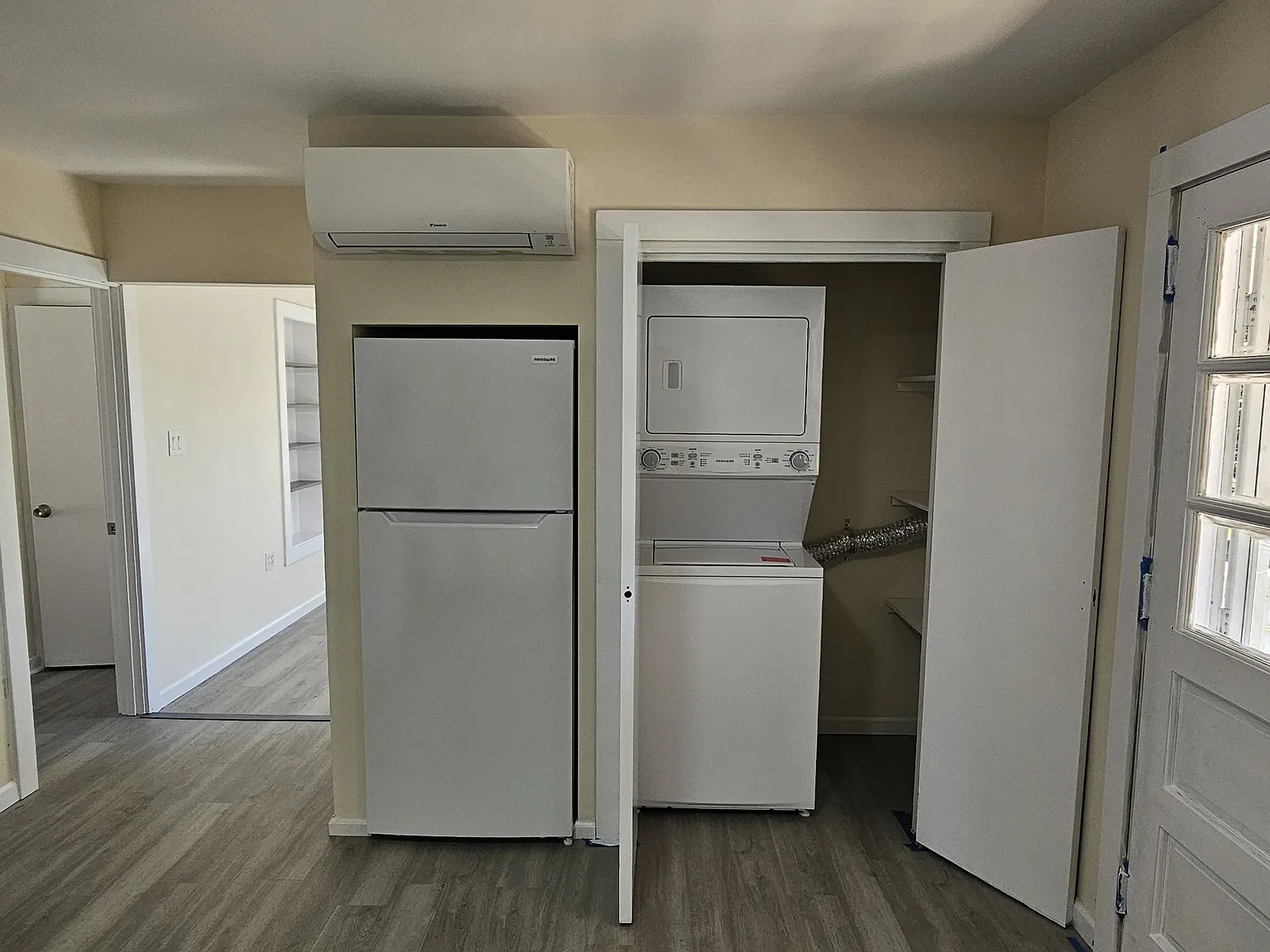 2 bed, 1000 sqft, $1,650 — Photo 2