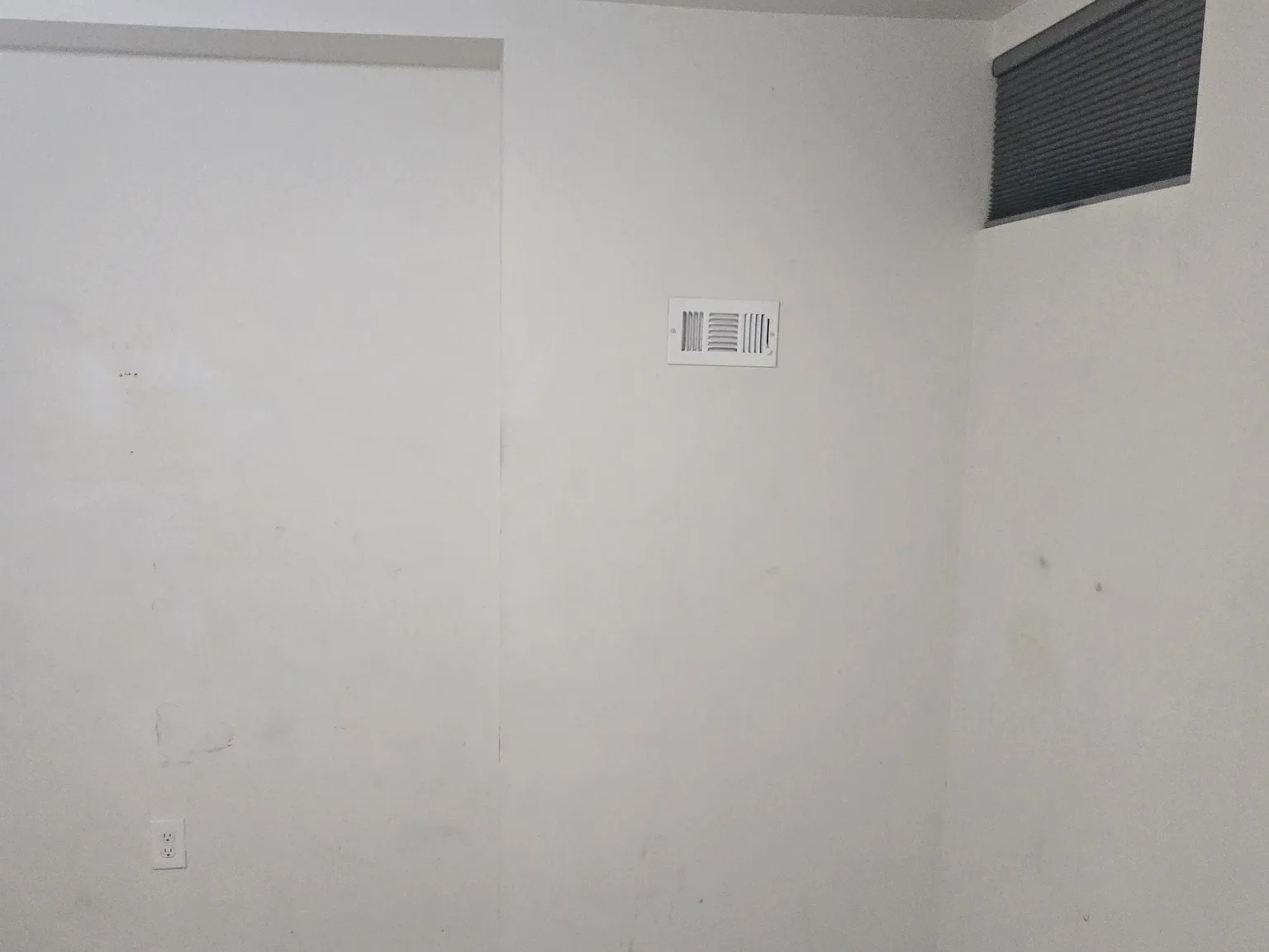 5 bed, 3886 sqft, $1,000 — Photo 2