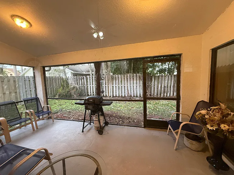 13025 Meadowbreeze Dr — Photo 37