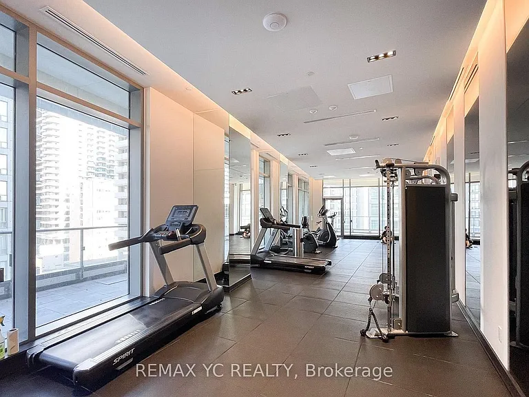 2221 Yonge St #3210 — Photo 15