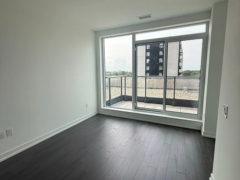 4010 Eglinton Ave W #713 — Photo 3