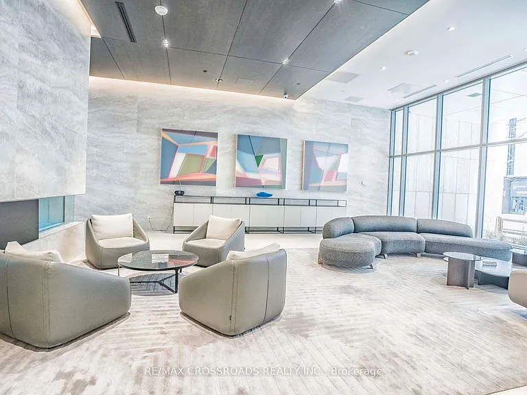 2221 Yonge St #1404 — Photo 2