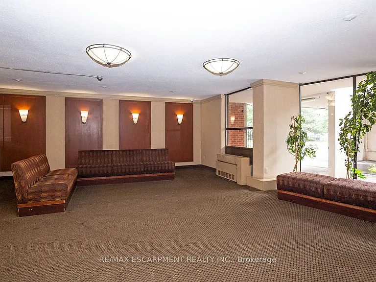 50 Mississauga Valley Blvd #1516 — Photo 4