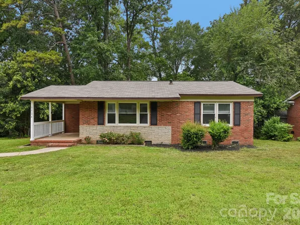 3624 Sargeant Dr, Charlotte, NC 28217