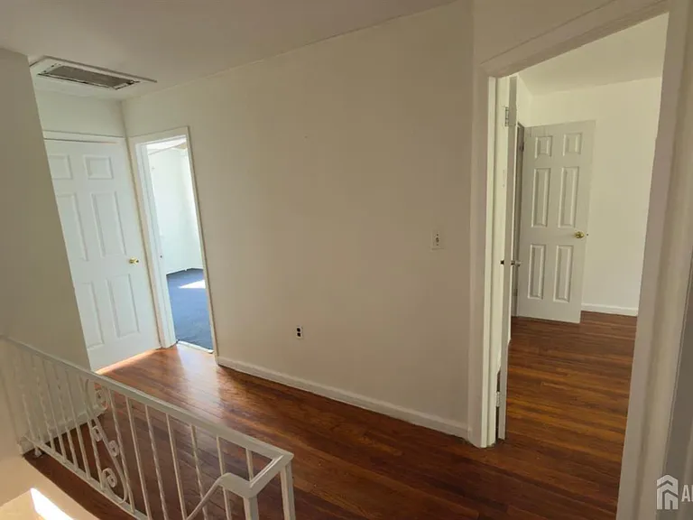 690 W Side Ave — Photo 7