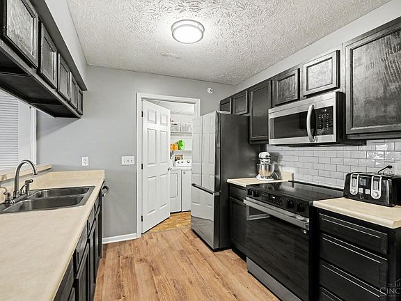4th image of 3318 Emerald Lakes Dr Unit 1A