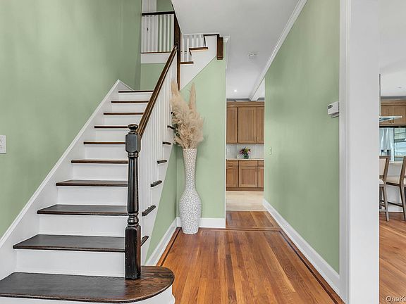 2nd image of 85 Violet Avenue
