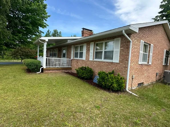 7799 S Center Hwy, Traverse City, MI 49684