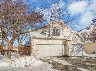 301 Canterbury Ct, Oswego, IL 60543