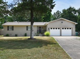 911 Regency Cir, Russellville, AR 72802