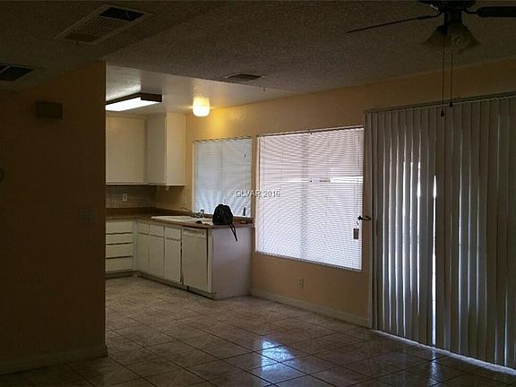 4th image of 6828 Groveview Ln #0