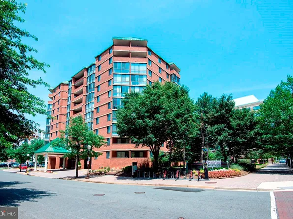 1001 N Randolph St APT 301, Arlington, VA 22201