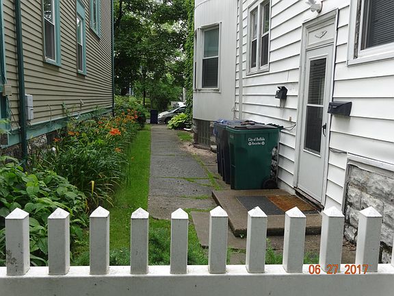 4th image of 467 Norwood Ave APT 2