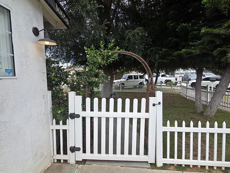 10051 Judy Ct — Photo 3