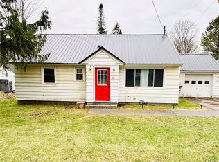 13 Cedar St, Morrisville, NY 13408