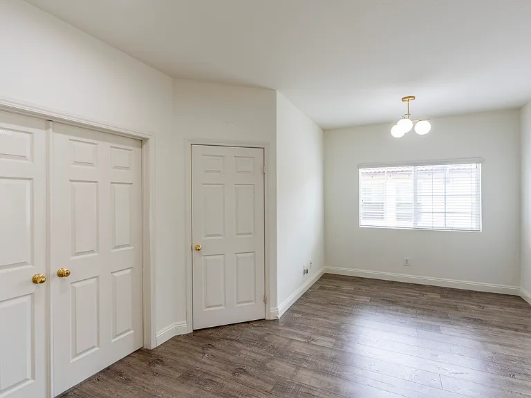 10623 Mona Way — Photo 18