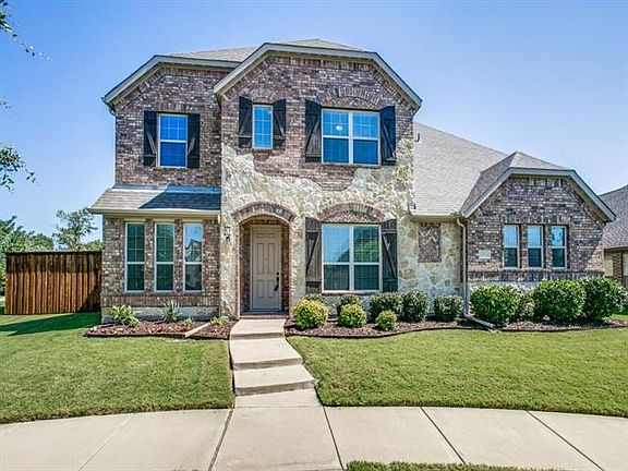 3rd image of 15818 Willowbrook Ln
