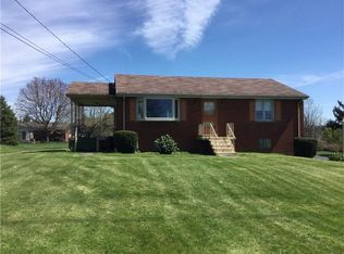 115 Lyons St, Houston, PA 15342