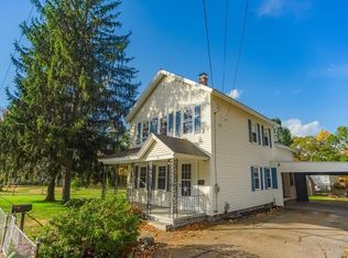 87 Ferry St, Easthampton, MA 01027