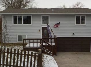 1006 Fortress Dr, McHenry, IL 60050