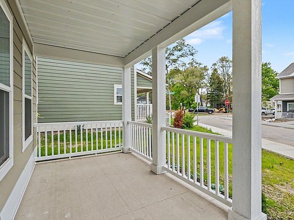 4th image of 1134 Harvey St