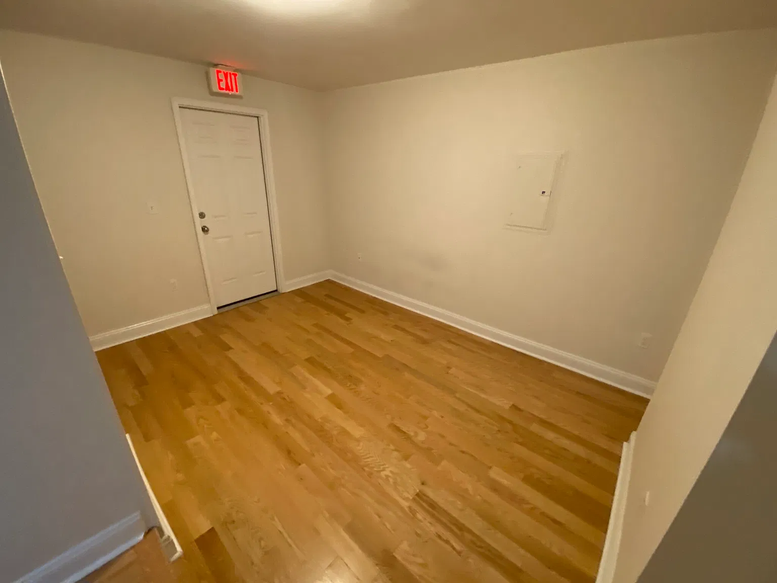2 bed, 1.0 bath, $3,100 — Photo 2