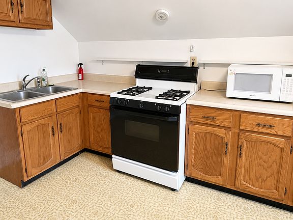 3rd image of 301 N Main St #2