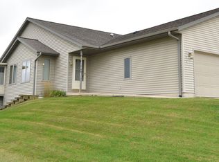 293 N Mountin Dr, Mayville, WI 53050