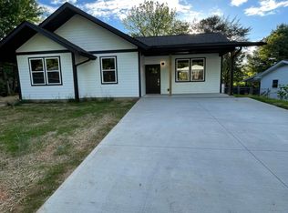 13 Pleasant Ridge Dr, Asheville, NC 28805