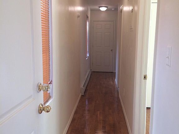 3rd image of 10426 165th St