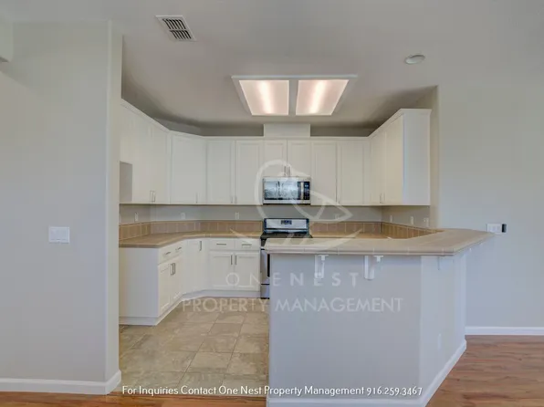 408 Elmwood Ct, Roseville, CA 95678