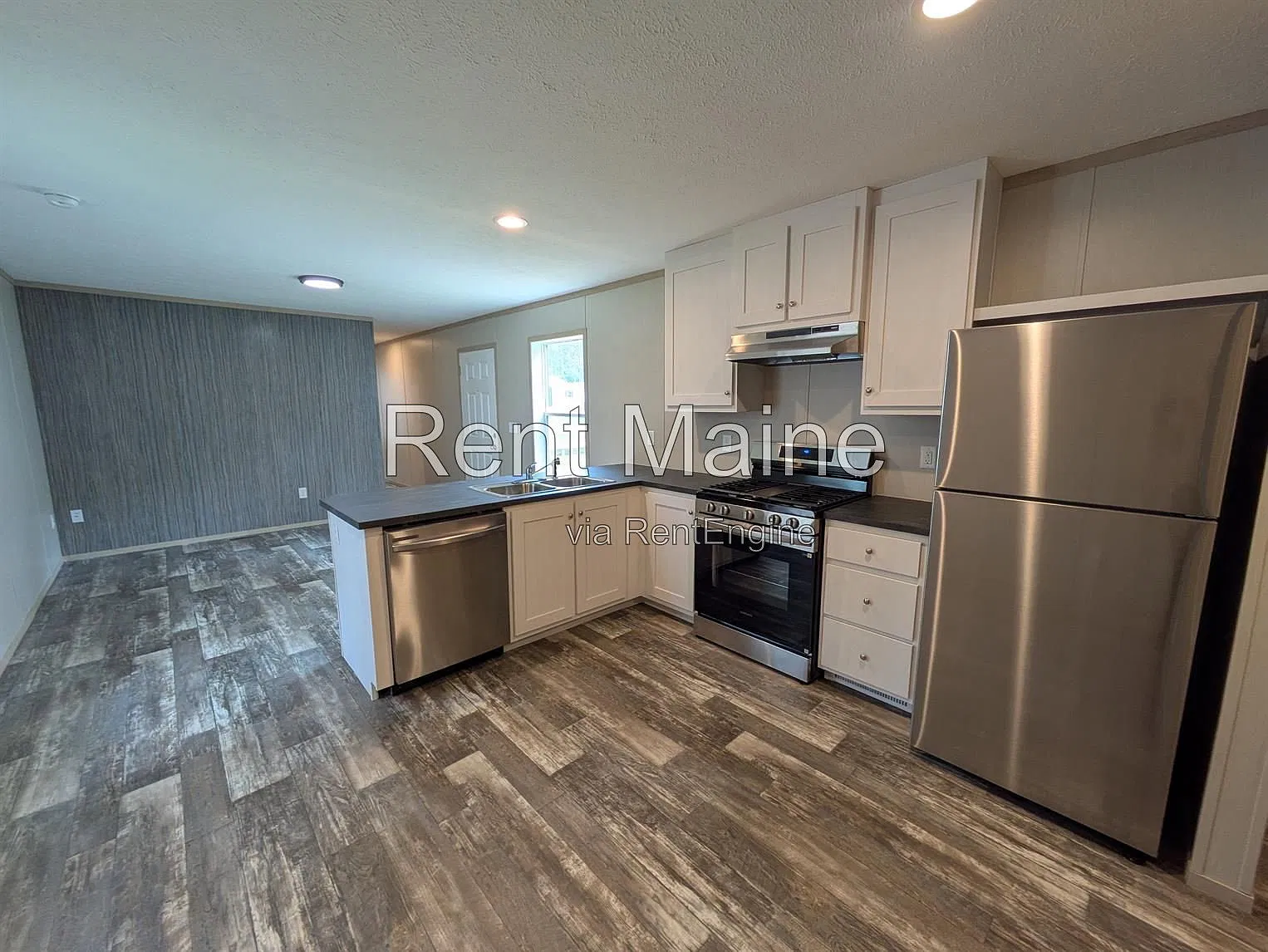 438 Finson Rd — Photo 3