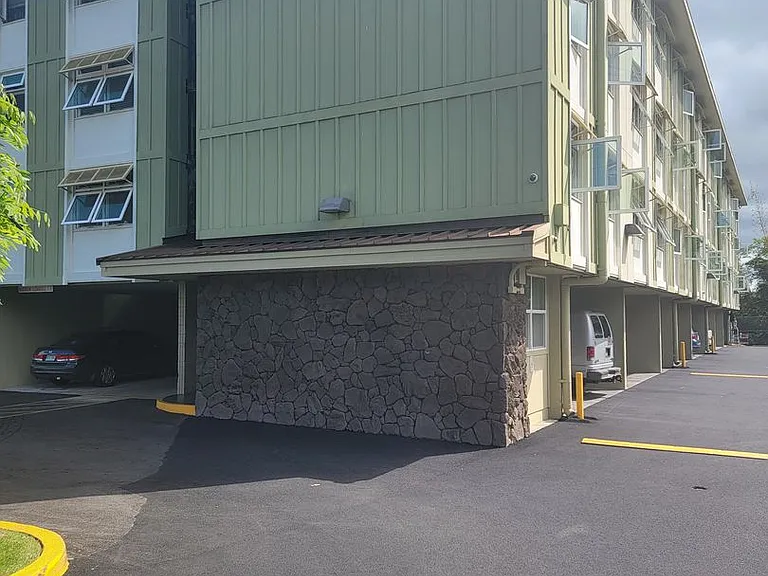 Riverside Apartments — Photo 2