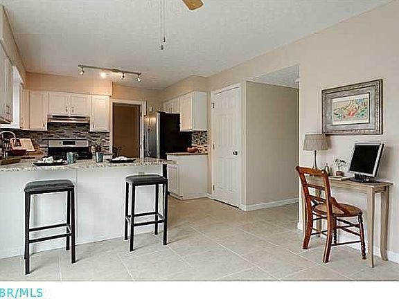 5th image of 705 Village Park Dr