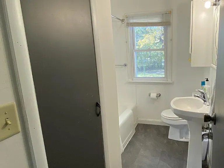 3258 Anderson Dr — Photo 15