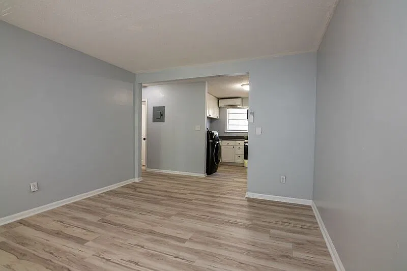 2 bed, 1.0 bath, 729 sqft, $875 — Photo 3