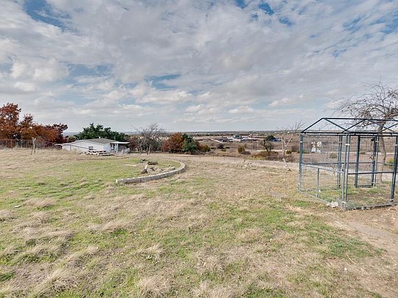 3rd image of 221 Carter Hills Ln