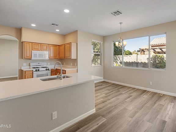 4th image of 16000 W SHERMAN Street