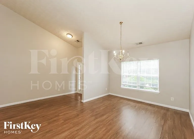 5713 Old Carriage Dr — Photo 5